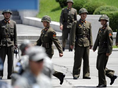 Zum ersten Mal seit fast zwei Jahren haben die Streitkräfte der beiden Koreas wieder Gespräche geführt. Nordkoreanische Soldaten