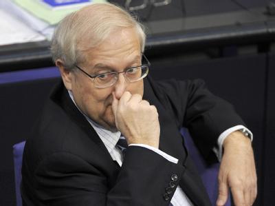 Bundeswirtschaftsminister Rainer Brüderle auf der Regierungsbank im Bundestag. Wirtschaftsminister Brüderle