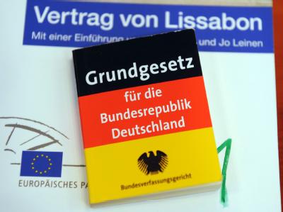 Das Bundesverfassungsgericht hat zum Thema EU-Reformvertrag geurteilt. Urteil zum EU-Vertrag
