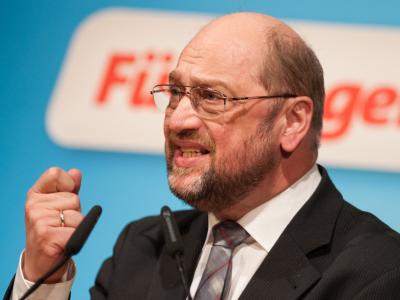 Martin Schulz plädiert für eine Aufstockung des dauerhaften Rettungsschirms ESM. Foto: Bernd Thissen Martin Schulz