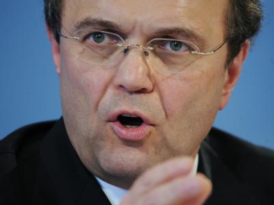 Bundesinnenminister Friedrich spricht sich gegen eine Lockerung des geltenden Asylrechts aus: Innenminister Friedrich