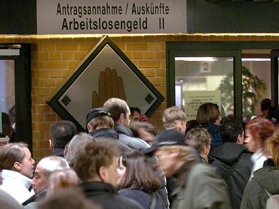 Die Bundesagentur für Arbeit (BA) hat die Einführung einer Wohnungskosten-Pauschale vorgeschlagen. Antragsannahme
