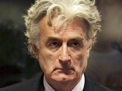 Radovan Karadzic werden Völkermord, Verbrechen gegen die Menschlichkeit und Kriegsverbrechen vorgeworfen. Karadzic