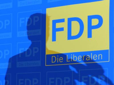 FDP-Chef Westerwelle will in den Koalitionsverhandlungen ein Maximum an liberaler Politik durchsetzen. Der Schatten des Parteichefs