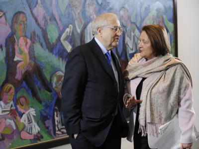 Bundeswirtschaftsminister Rainer Brüderle zusammen mit Bundesjustizministerin Sabine Leutheusser-Schnarrenberger (beide FDP). Brüderle und Leutheusser-Schnarrenberger