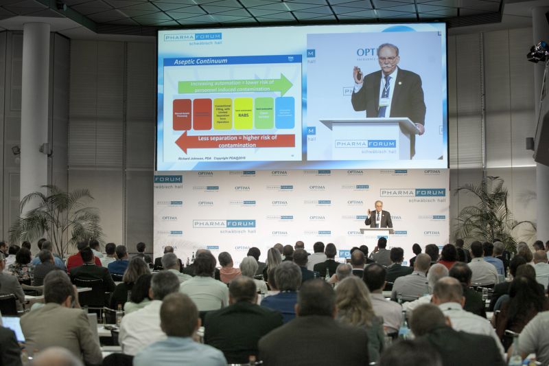 Über 200 Gäste aus 25 Nationen trafen sich beim Pharma Forum 2016. Richard Johnson, President & CEO, Parenteral Drug Association® (PDA, USA) war einer der begehrten Redner auf dem Podium