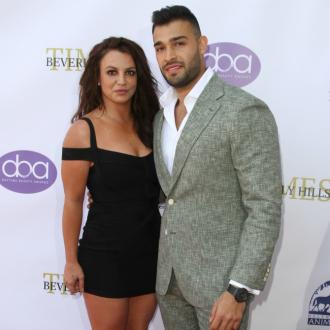 Die amerikanische Musikerin ist seit drei Jahren glücklich mit ihrem Personaltrainer liiert. Und obwohl es bei den beiden bestens läuft, denkt sie noch nicht an Hochzeit. Britney Spears und Sam Asghari