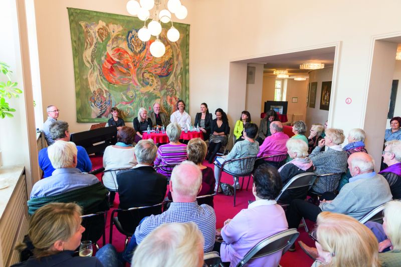 Premierenschaufenster zu Richard O'Briens Musical