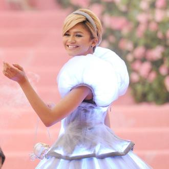 Für Zendaya wirkt es ''therapeutisch'', wenn sie Make-up aufträgt. Zendaya