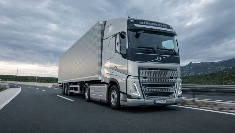 Mit Hilfe verschiedener Antriebs- und Fahrwerkskonfigurationen kann der neue Volvo FH auf ein breites Anwendungsspektrum zugeschnitten werden und erhebliche Kraftstoff- und CO2-Einsparungen ermöglichen