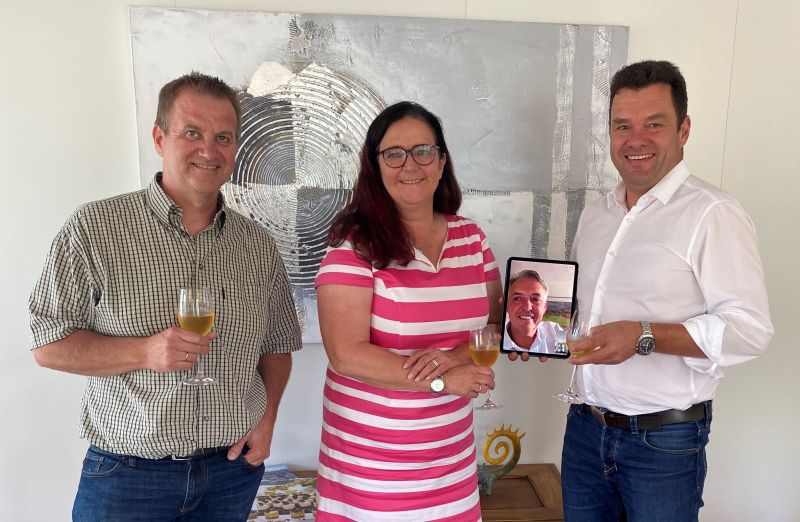 v.l.n.r.: Thomas Hämmerle, Sabine Riemer-Müller, Oliver Spölgen per FaceTime, Axel Schmied