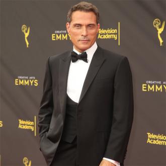 Rufus Sewell wird in Baz Luhrmanns kommender Filmbiografie Elvis Presleys Vater spielen. Rufus Sewell