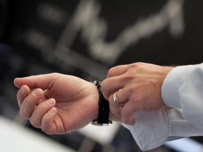 Eine Sondersteuer auf Banker-Boni wäre rechtens. (Symbolbild) In der Börse