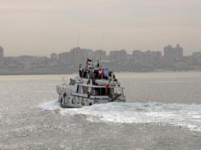 Ein Schiff mit der palästinensischen Flagge vor der Küste von Gaza. (Archivbild) Vor Gaza