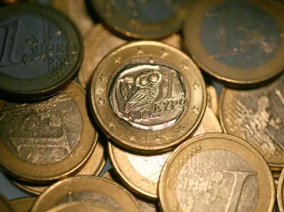 Der könnte einem Pressebericht seinen Anteil an den Hilfen für Griechenland aufstocken. Euro-Münzen