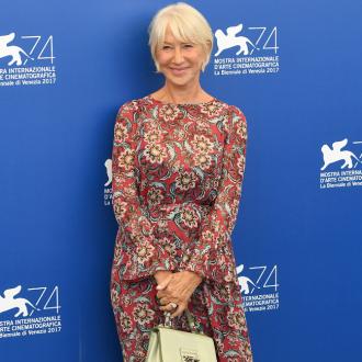 Die Schauspielerin möchte Kinder ermutigen, selbstbewusster zu werden. Dabei setzt sie auf eine besondere Taktik: sich zu verstellen! Helen Mirren