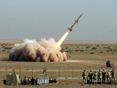 Die Revolutionsgarden des Iran bei einem Raketentest. Iran testet Raketen