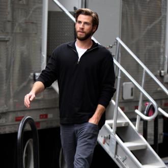 Der Schauspieler hat nach seiner Trennung von Miley Cyrus ein neues Glück gefunden. Mit seiner Freundin Gabriella Brooks soll er es ernst meinen. Liam Hemsworth