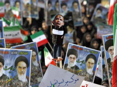 Blick auf eine Demonstration zum Jahrestag der Islamischen Revolution in Teheran am Donnerstag. Jahrestag der Islamischen Revolution
