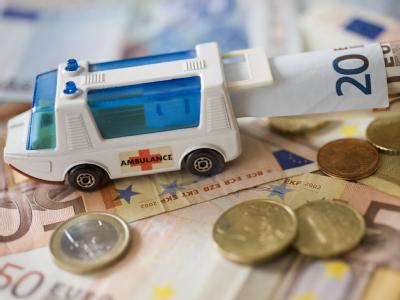 Den gesetzlich Krankenversicherten drohen nach Expertenansicht teilweise höhere Zusatzbeiträge als von der Bundesregierung angenommen. Debatte um Zusatzbeiträge