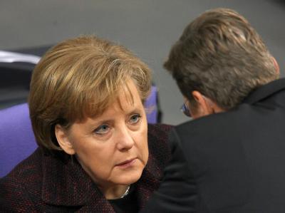 Bundeskanzlerin Angela Merkel im Gespräch mit FDP-Chef Guido Westerwelle. (Archivbild) Merkel und Westerwelle