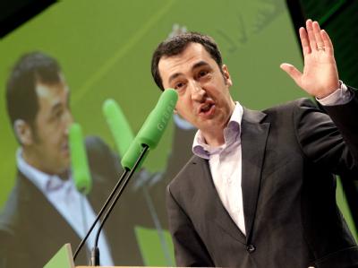 Cem Özdemir hofft auf nachlassende Begeisterung für die Piraten, «wenn sie in den nächsten Monaten ihre Positionen konkretisieren müssen». Foto: Roland Weihrauch Cem Özdemir