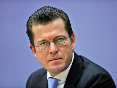 Karl-Theodor zu Guttenberg hatte den für den Befehl zum Luftschlag verantwortlichen Oberst verteidigt. Guttenberg