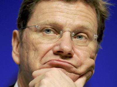 FDP-Chef Westerwelle mit ernstem Gesicht. Die Steuerpläne der neuen Koalition stoßen auf Skepsis. Westerwelle