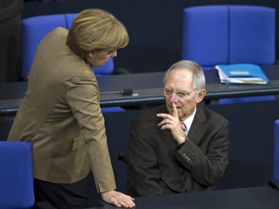 Bundeskanzlerin Merkel und Bundesfinanzminister Schäuble im Bundestag in Berlin. Merkel und Schäuble