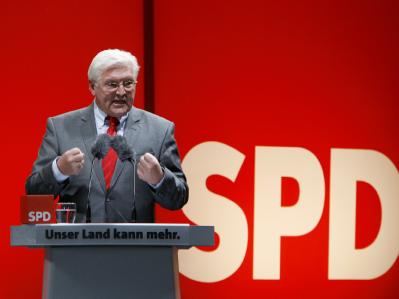 Frank-Walter Steinmeier hat daran erinnert, dass die SPD bei der Wahl fast 1,4 Millionen Wähler an Union und FDP verloren hat. Frank-Walter Steinmeier