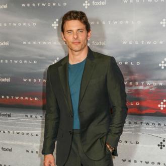 Der Schauspieler landete nach einer zufälligen Begegnung mit Julia Roberts eine Rolle in dem Muscial-Film 'Hairspray'. James Marsden