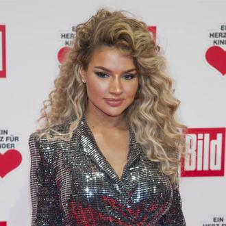 Die YouTuberin hat mit der Parfüm-Marke abgerechnet. Für ein Praktikum wurde sie vor acht Jahren abgelehnt. Shirin David