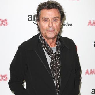 Der Schauspieler wendet eine ganz besondere Taktik an, um sich auf seine Rolle vorzubereiten. Ian McShane