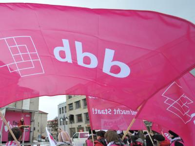 Die Fahne des dbb. dbb-Fahne