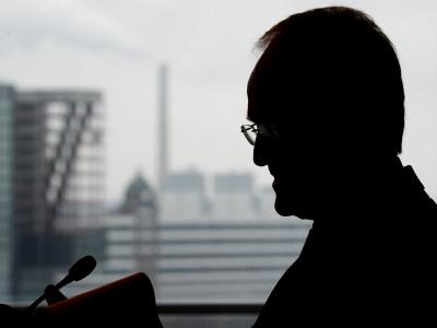 Nordrhein-Westfalens Ministerpräsident Jürgen Rüttgers. Nach einer neuen Umfrage holt die SPD in NRW immer mehr auf und liegt nur noch zwei Prozentpunkte hinter der CDU. Rüttgers
