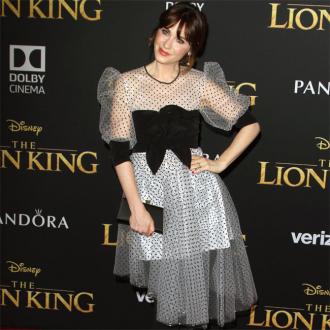 Die Schauspielerin und ihr Noch-Ehemann Jacob Pechenik haben sich im Guten getrennt und bleiben weiterhin freundschaftlich miteinander verbunden. Zooey Deschanel