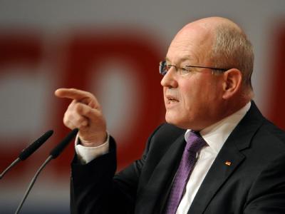 Unions-Fraktionschef Kauder hat betont, dass bei den Verhandlungen mit der FDP zunächst ein Blick auf die aktuelle Haushaltslage geworfen werden soll. Unions-Fraktionschef Kauder
