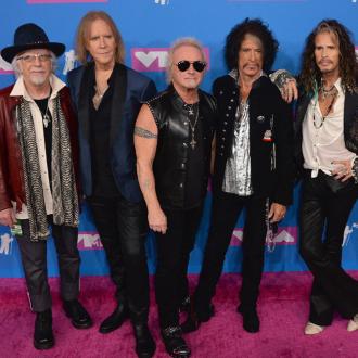 Die Musiker haben das ''nächste größte Ding'' für Las Vegas angekündigt. Die Künstler haben eine Überraschung angekündigt, die im nächsten Jahr bekanntgegeben werden wird. Aerosmith