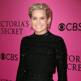 Die Schönheit soll ''sehr verliebt'' in ihren neuen Freund sein. Das Model hat seit 15 Monaten eine Romanze mit dem Geschäftsmann. Yolanda Hadid