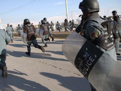 Eine Spezialeinheit der afghanischen Polizei bei einem Einsatz in Kabul. Foto: S Sabawoon/Archiv Einsatz in Kabul