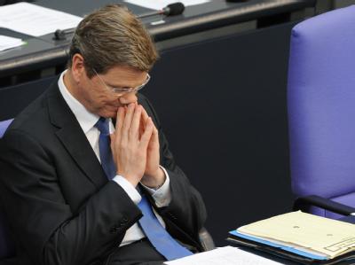 Bundesaußenminister Guido Westerwelle (FDP) auf der Regierungsbank des Bundestages in Berlin. Westerwelle