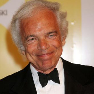 Der Designer spendet rund neun Millionen Euro an die Opfer der Coronavirus-Krise. Außerdem stellt er 250.000 Masken und 25.000 Schutzanzüge. Ralph Lauren