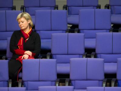 Die designierte Linkspartei-Chefin Gesine Lötzsch im Deutschen Bundestag. Gesine Lötzsch