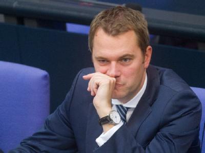 Bundesgesundheitsminister Bahr sieht keinen Spielraum für Beitragssenkungen im Gesundheitsbereich. Minister Bahr