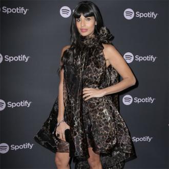 Die Schauspielerin glaubt, dass die Coronavirus-Sperre ihr geholfen hat, eine ''weniger ignorante Person'' zu werden. Jameela Jamil