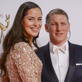 Das Paar verrät, was ihnen bei der Kindererziehung wichtig ist. So möchten die beiden ihren Sprösslingen gewisse Werte schon früh mitgeben. Bastian Schweinsteiger, Ana Ivanovic