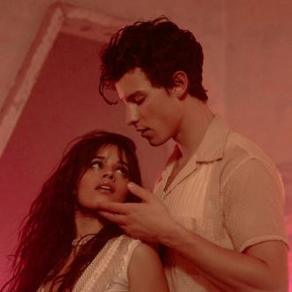 Die Beziehung der Sängerin mit Shawn Mendes läuft sehr gut, wie Insider berichten.v Camila Cabello und Shawn Mendes