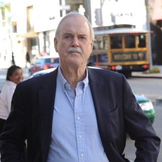 Der Star spielt in der Neuverfilmung der Kinderbuchreihe mit. Die Dreharbeiten zur Filmadaption beginnen nächsten Monat in New York City. John Cleese