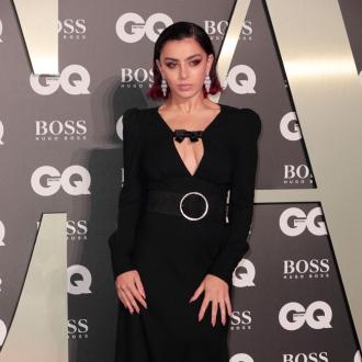Charli XCX: Soziale Medien machen abhängig Charli XCX