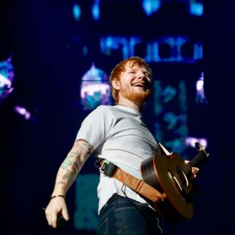 Der Sänger schafft es mit seiner erfolgreichen Tour 'Divide' möglicherweise, Milliardär zu werden, bevor er seinen 30. Geburtstag feiert. Ed Sheeran